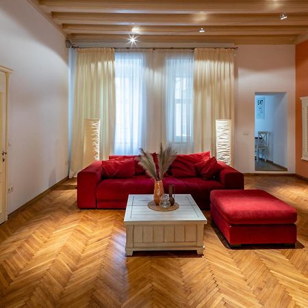 Romari Площа Ринок 28 Apartment ลวีฟ ภายนอก รูปภาพ