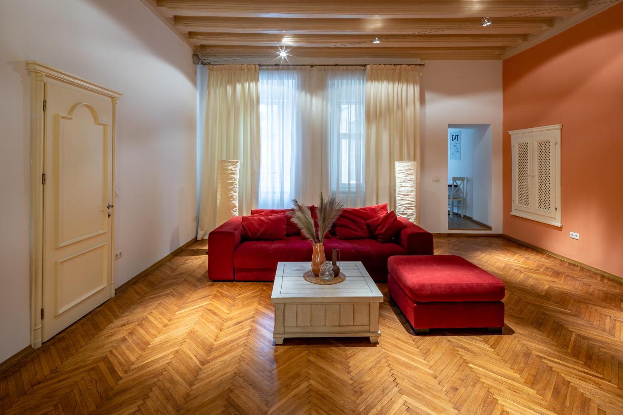 Romari Площа Ринок 28 Apartment ลวีฟ ภายนอก รูปภาพ