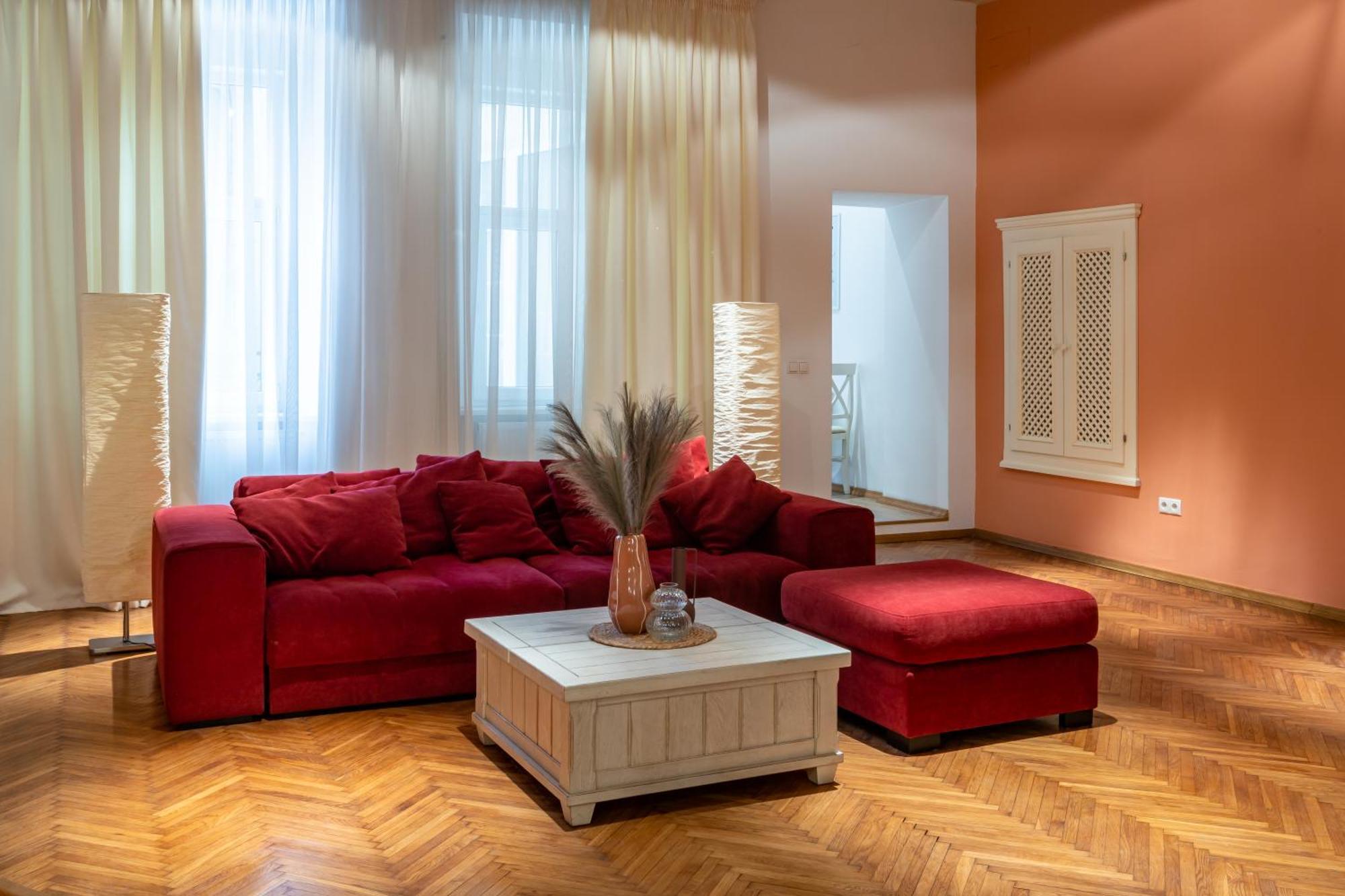Romari Площа Ринок 28 Apartment ลวีฟ ภายนอก รูปภาพ