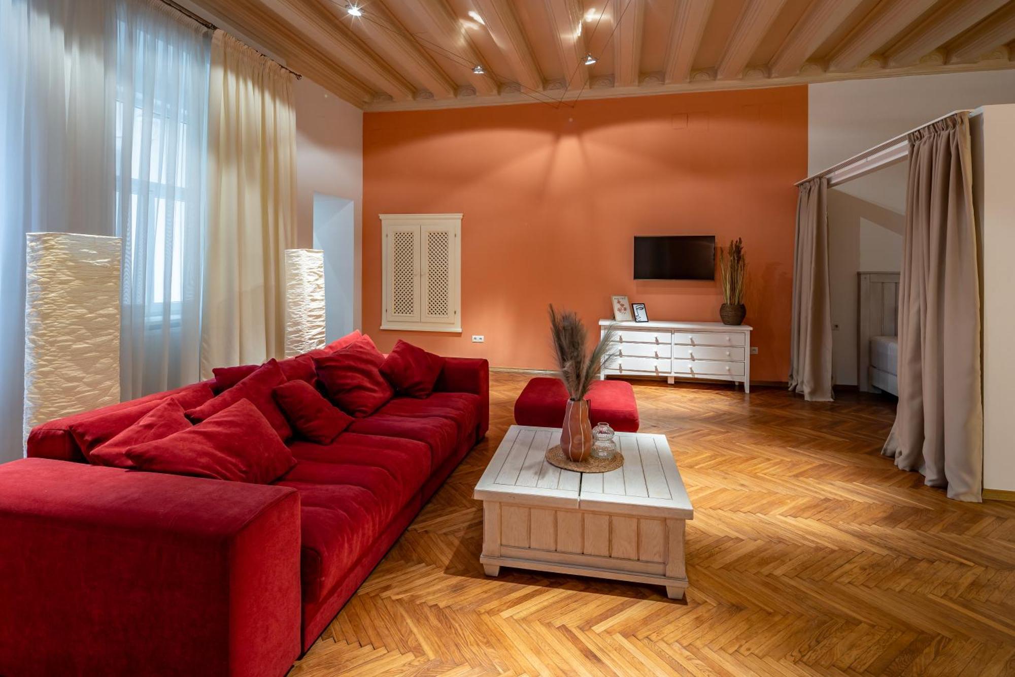 Romari Площа Ринок 28 Apartment ลวีฟ ภายนอก รูปภาพ