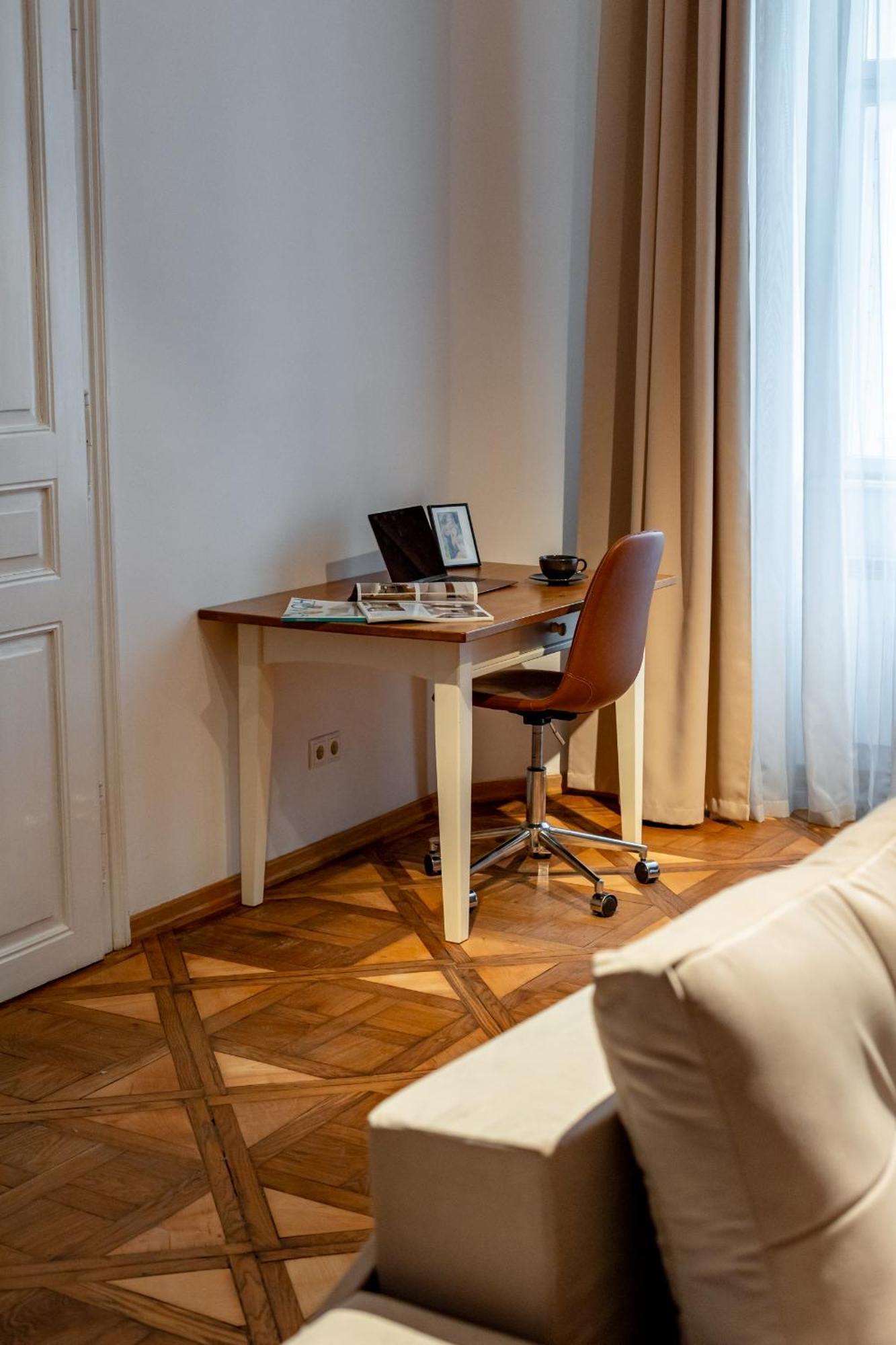 Romari Площа Ринок 28 Apartment ลวีฟ ภายนอก รูปภาพ