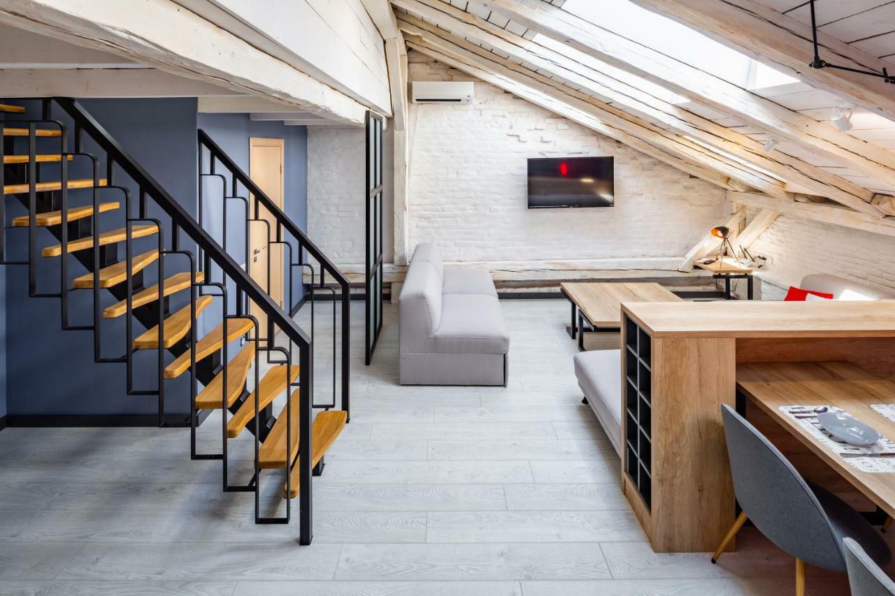 Romari Площа Ринок 28 Apartment ลวีฟ ภายนอก รูปภาพ
