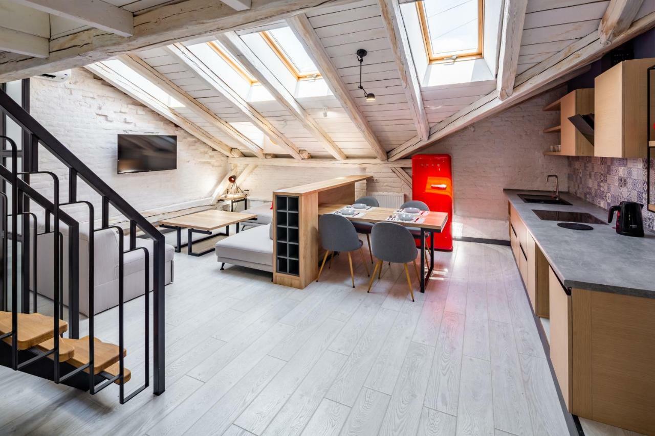 Romari Площа Ринок 28 Apartment ลวีฟ ภายนอก รูปภาพ