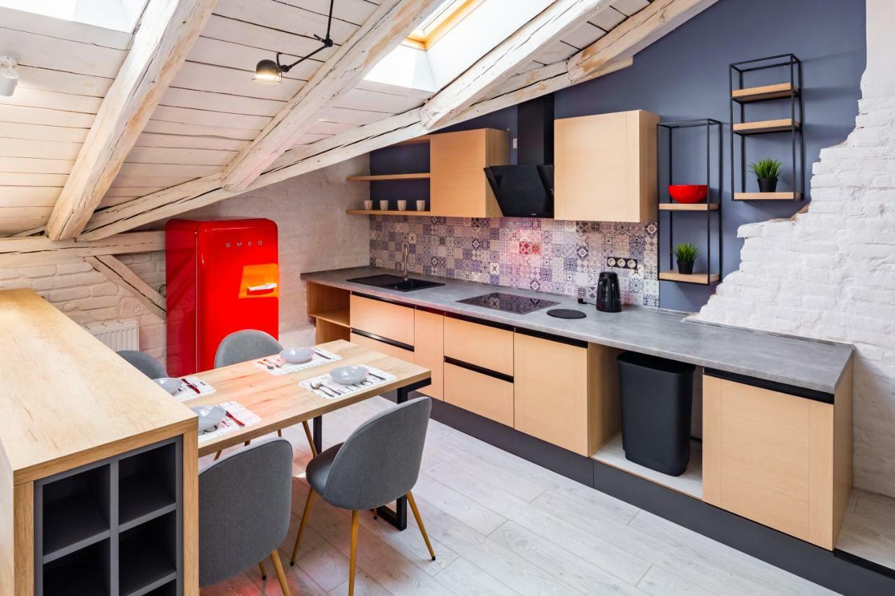 Romari Площа Ринок 28 Apartment ลวีฟ ภายนอก รูปภาพ
